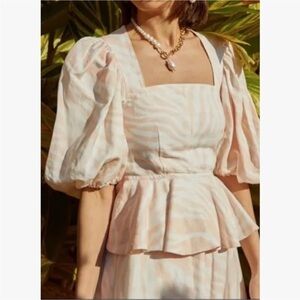 HUNTER BELL Conway blouse with puff sleeves in blush dunes size 2